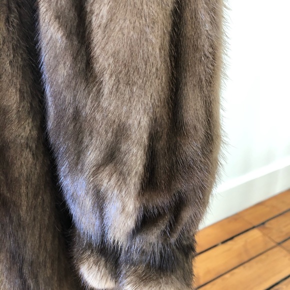 Majestic Genuine male Mink Coat size 12/14 (estimate) see measurements - Picture 11 of 11